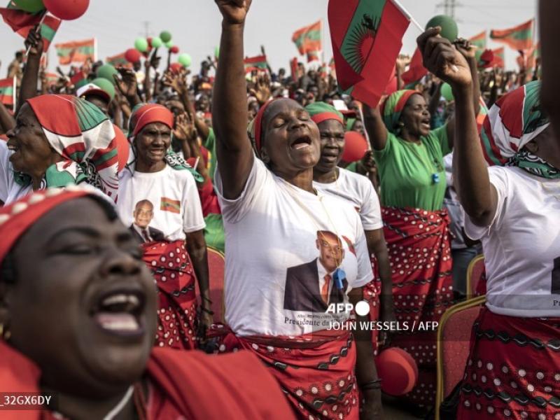 Les partisans du parti d'opposition UNITA en Angola 