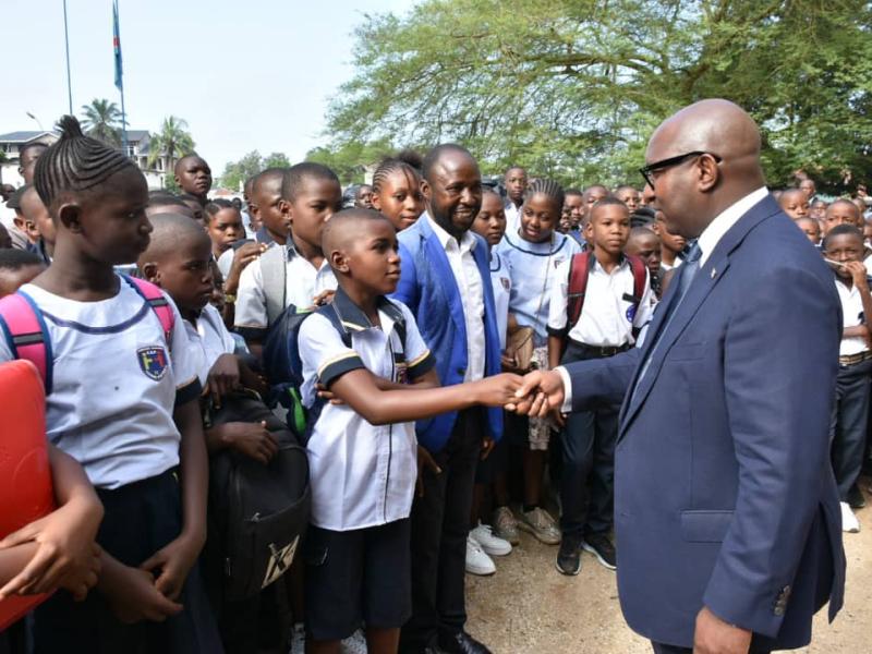 Sama Lukonde avec les élèves de l'Athénée de Kisangani