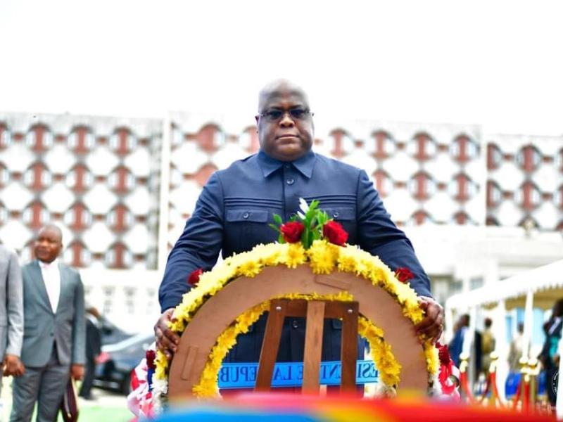 Félix Tshisekedi rendant hommage au vétéran Kunyuku 