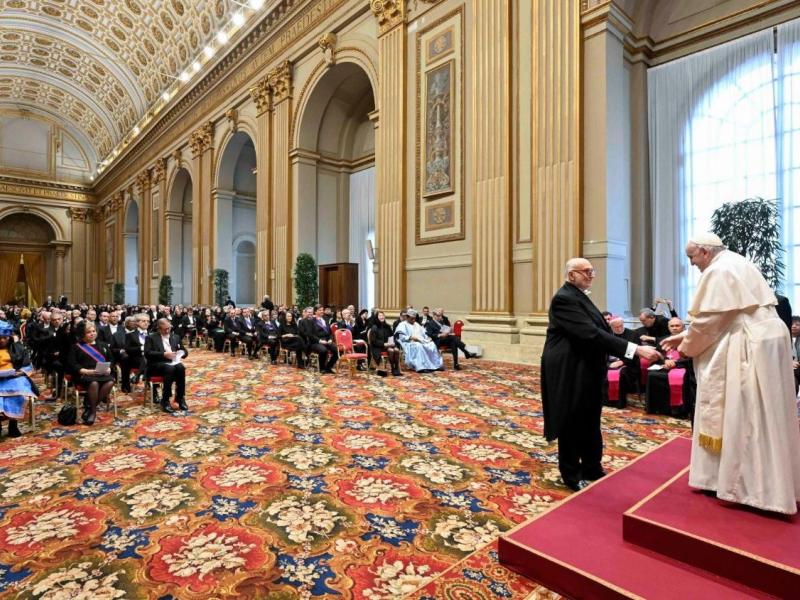 Georgios Poulides, ambassadeur de Chypre au Vatican, doyen du corps diplomatique, lors des vœux du Pape François aux ambassadeurs accrédités près le Saint-Siège, le 9 janvier 2023, en salle des Bénédictions.   (Vatican Media)