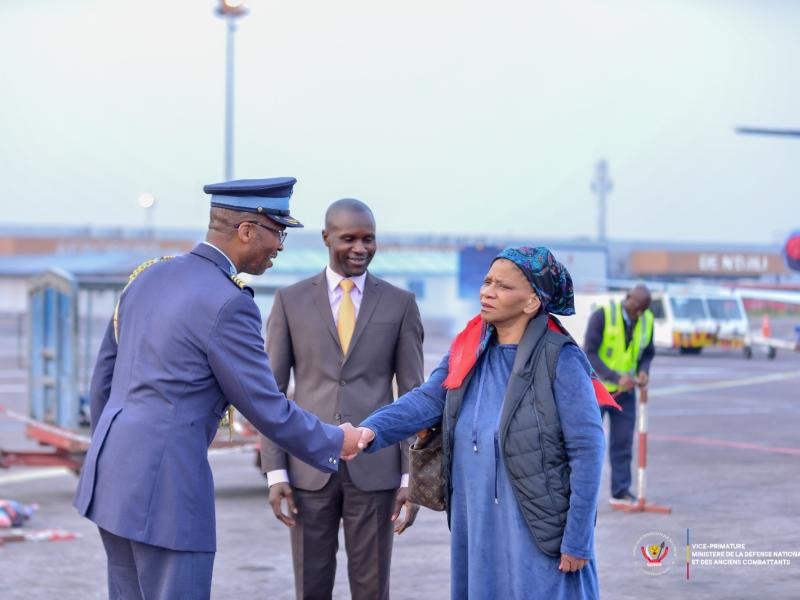 Thandi Ruth Modise, ministre sud-africaine de la défense et des anciens combattants