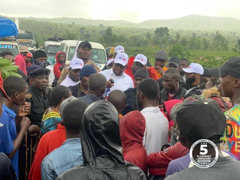 Floribert Anzuluni en campagne au Sud-Kivu