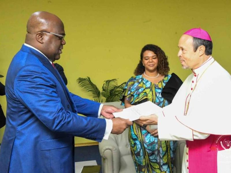 Félix Tshisekedi reçoit les lettres de créance du Nonce Apostolique 