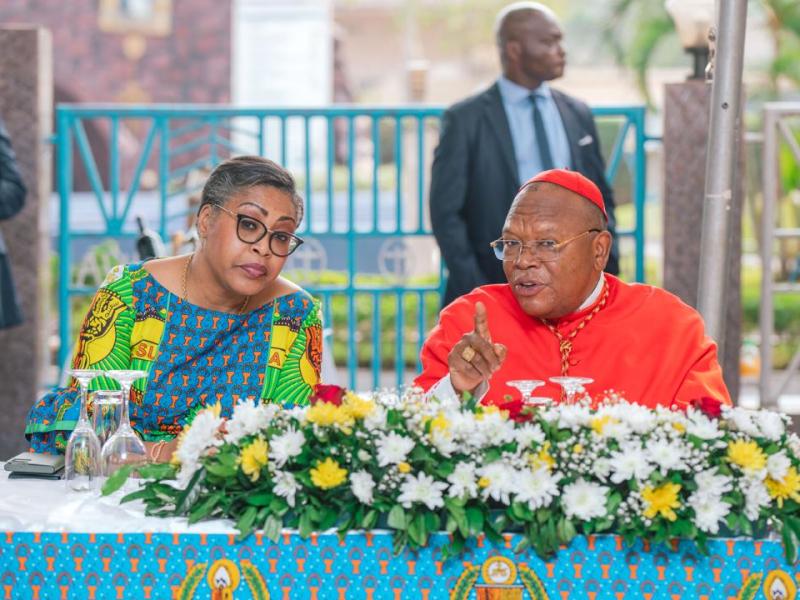 La Première Ministre Judith Suminwa Tuluka et le Cardinal Fridolin Ambongo Besungu