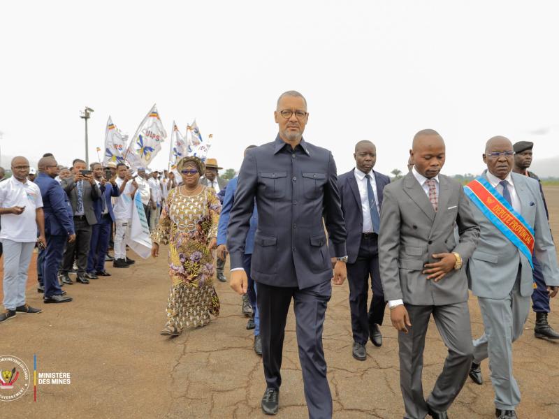 Le ministre des Mines Kizito Pakabomba, à son arrivée à Isiro