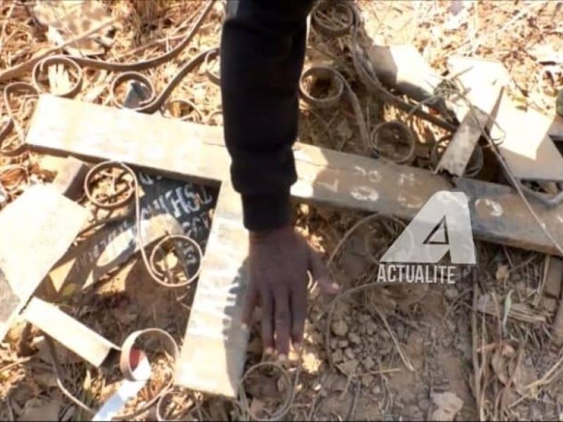 Des tombes spoliées dans un cimetière au village Kambuyi