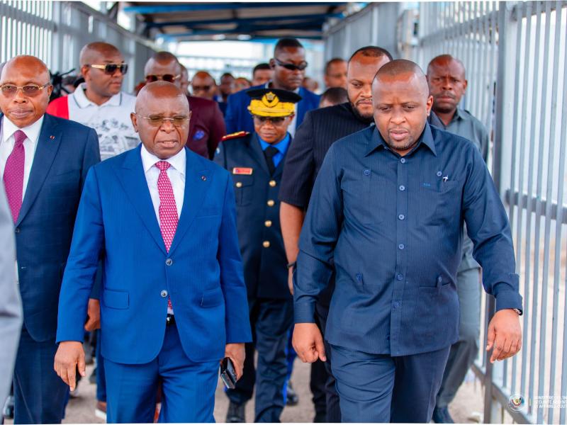 Raymond Zéphirin Mboulou, ministre de l’Intérieur, de la Décentralisation et du Développement local de la République du Congo, et Jacquemain Shabani Lukoo, vice-premier ministre et ministre de l’Intérieur, Sécurité, Décentralisation et Affaires coutumières de la RDC