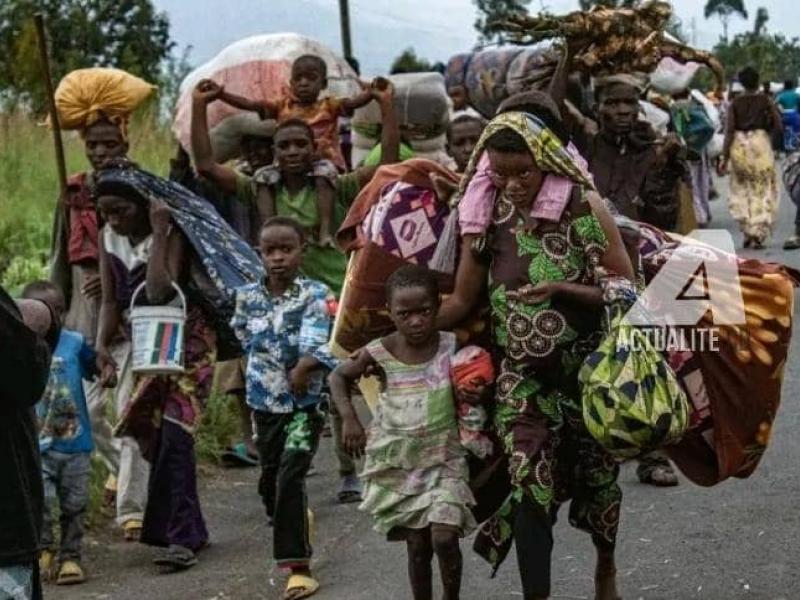 Les habitants de Sake fuyant vers Goma (Illustration)