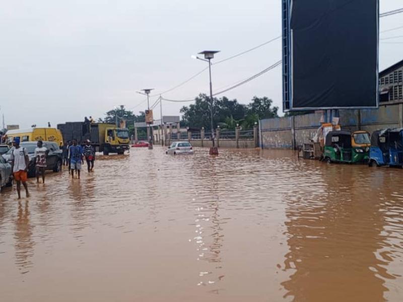 Scène de chao après les pluies diluviennes à Kinshasa