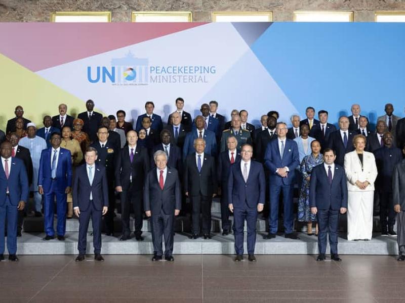Les participants au sommet ministériel biennal sur les opérations de maintien de la paix dans le monde
