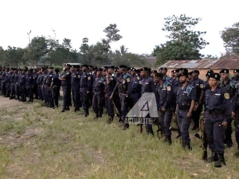 Une parade de la police à Kisangani