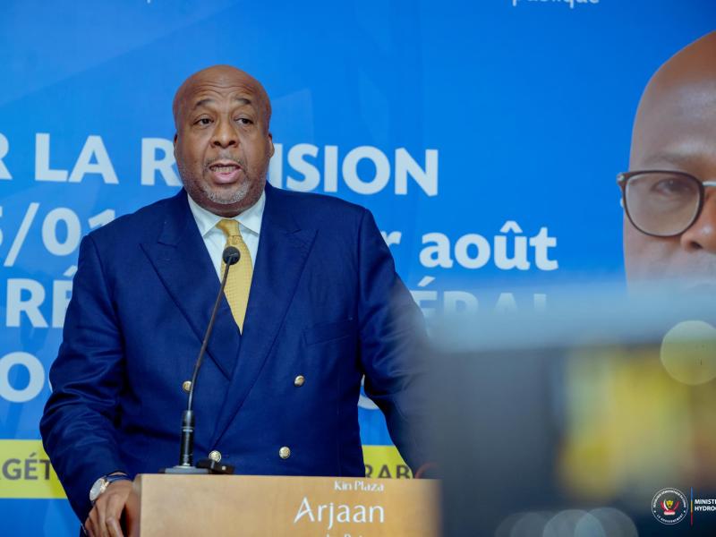 Aimé Molendo Sakombi, ministre des hydrocarbures 
