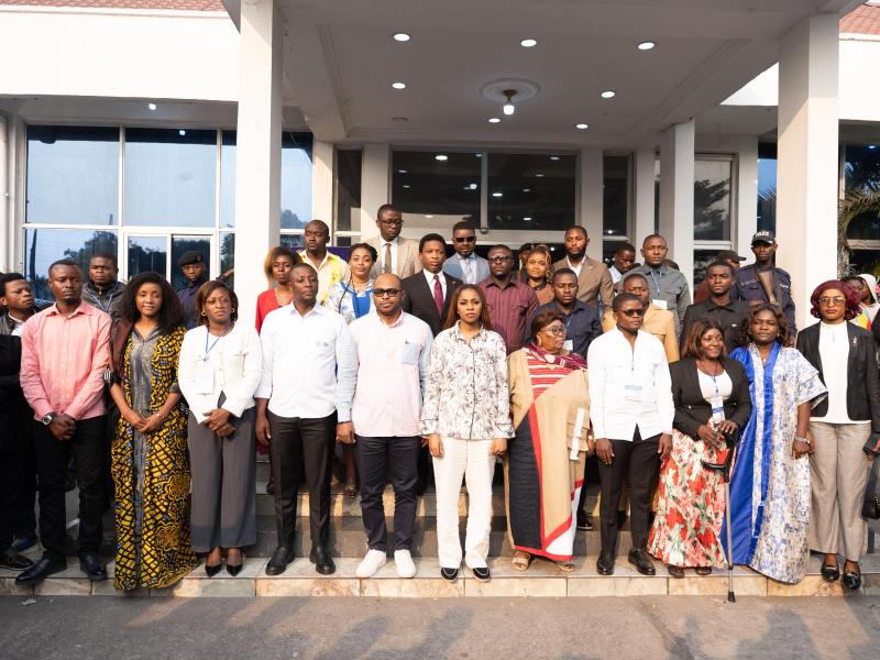 Grace Emie Kutino, avec les membres du CNJ