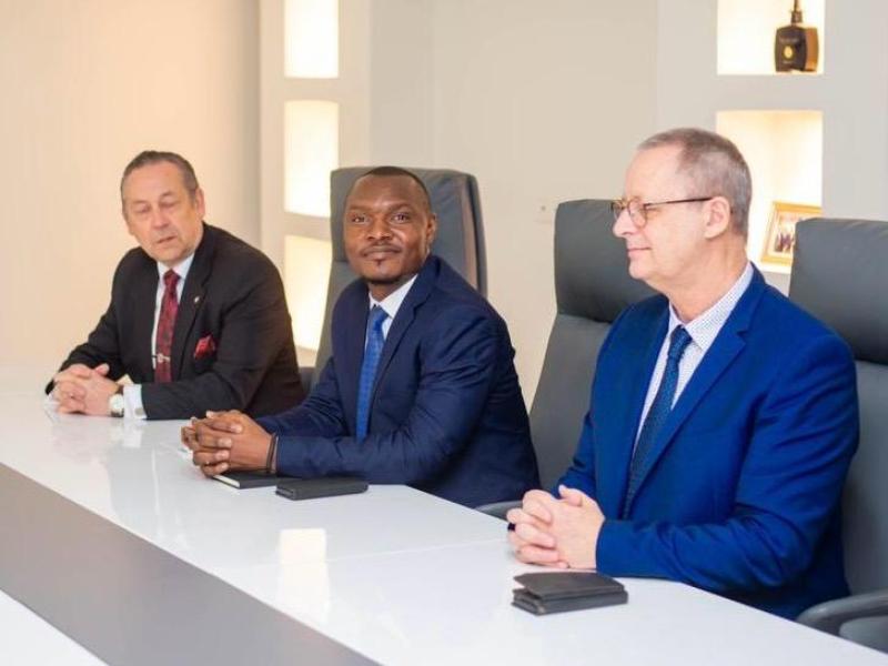 Les responsables de Westminster Group PLC