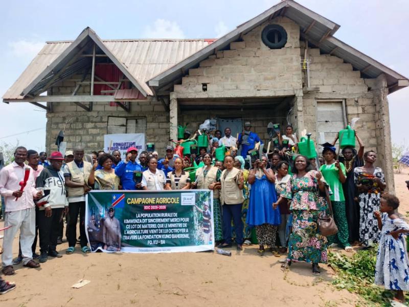 Cérémonie de remise des outils agricoles à Kimwenza