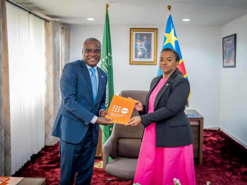 Alain Akpadji (nouveau Représentant résident UNFPA) et Noella Ayeganagato (vice-ministre des Affaires Etrangères)