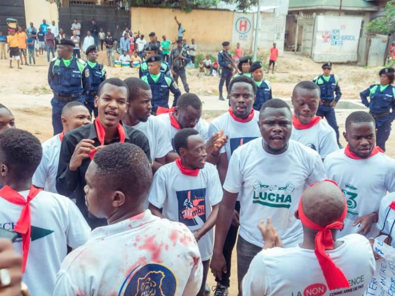 Sit-in de LUCHA à Kisangani devant l'Assemblée provinciale de la Tshopo