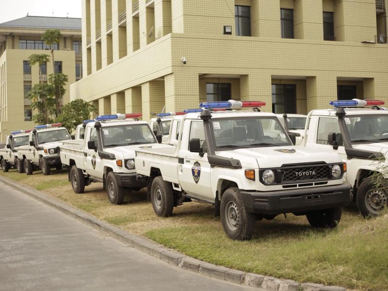 Lot de véhicules équipés remis aux services nationaux de Kinshasa, Lomami et Sankuru par Jacquemain Shabani 