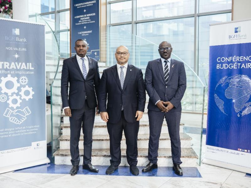 Au milieu, le DG de BGFIBank RDC lors de la conférence budgétaire de Libreville