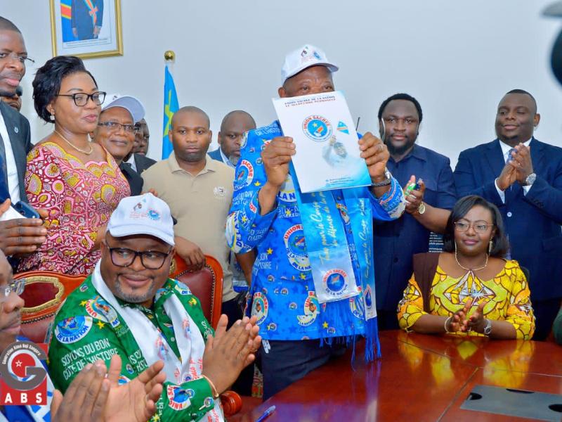 Dépôt de la candidature d'Aimé Boji 