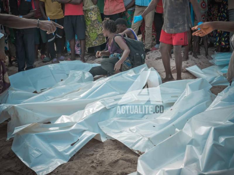 Corps des victimes du naufrage sur le lac Mai-Ndombe