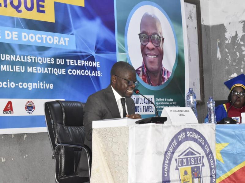 Guillaume Kingh Farel en pleine soutenance de sa thèse doctorale à l'Unisic, samedi 24 janvier 2026 