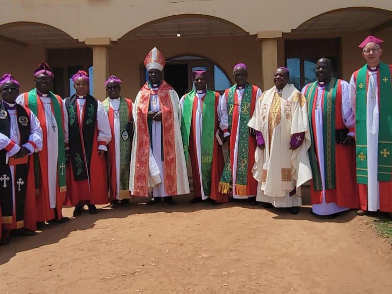 Les évêques anglicans en colloque à Aru 