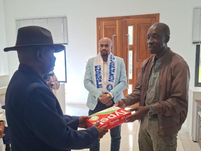 Huit Mulongo reçoit symboliquement les matériels