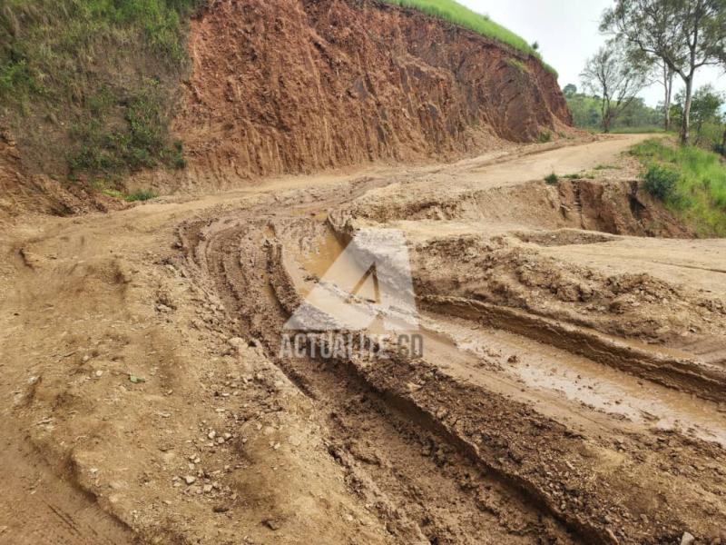 La RN5 sur le point d'être coupée au village Ake à Fizi