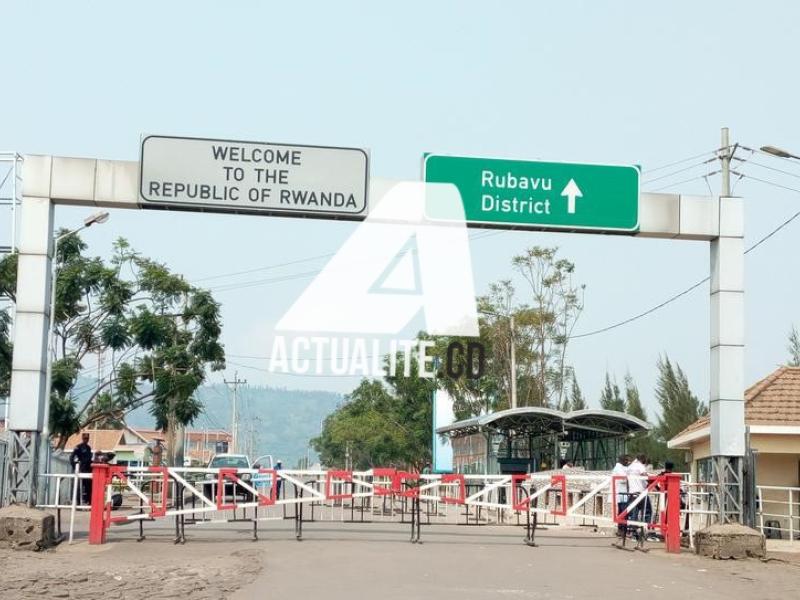 Poste frontalier "petite barrière" entre Rwanda et RDC