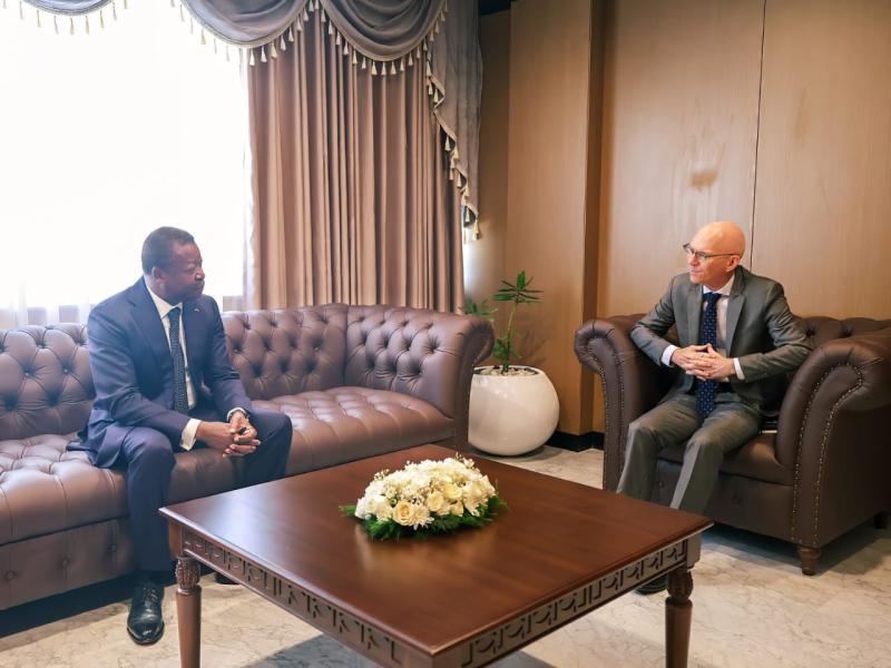 Faure Gnassingbé et James Swan