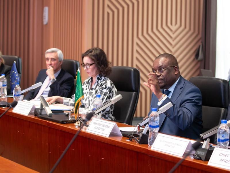 Hadja Lahbib aux côtés de Jean Kaseya