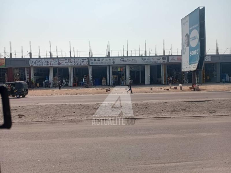 Kinshasa. Maison commerciale à Terre Jaune, à N’sele