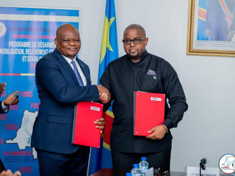   Le Ministre de l'intégration régionale et le coordonnateur du P-DDRCS