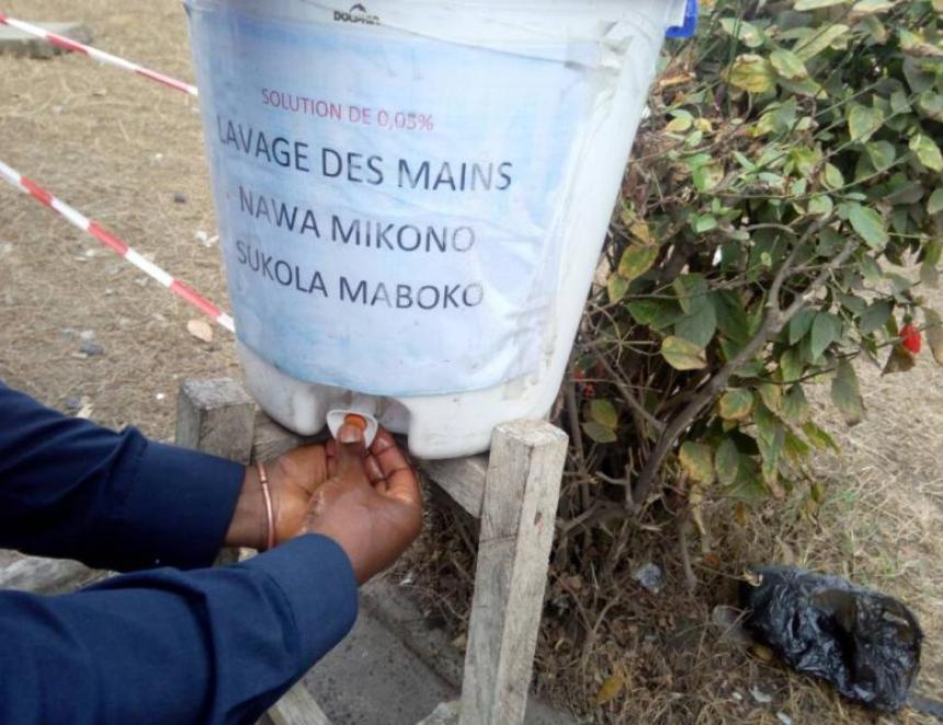 Un point de lavage des mains à l’entrée du Centre de traitement de choléra (CTE) à l’hôpital général de Goma (Photo Patrick Maki/ACTUALITE.CD)