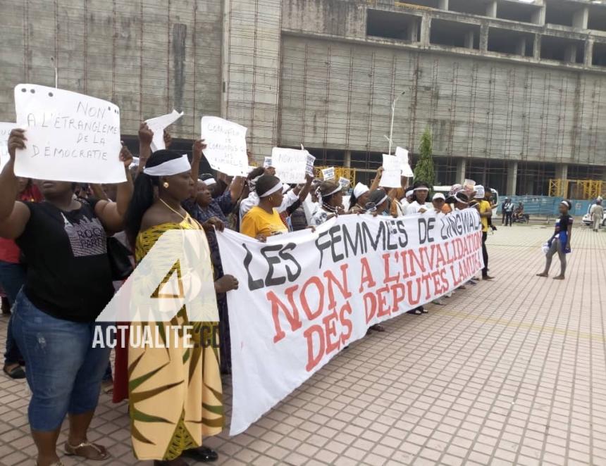 Marche silencieuse des femmes de la plateforme  Lamuka
