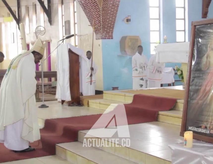 Mgr Melchisédech Sikuli lors de la célébration eucharistique le 28 juin 2020 à la cathédrale de Butembo/Ph Claude Sengenya ACTUALITE CD