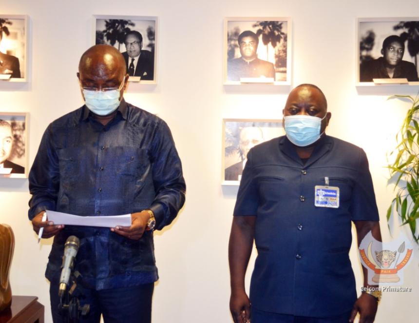 Le gouverneur Gentiny Ngobila et le Général Kasongo à l'issue de la réunion tenue autour du Premier ministre 