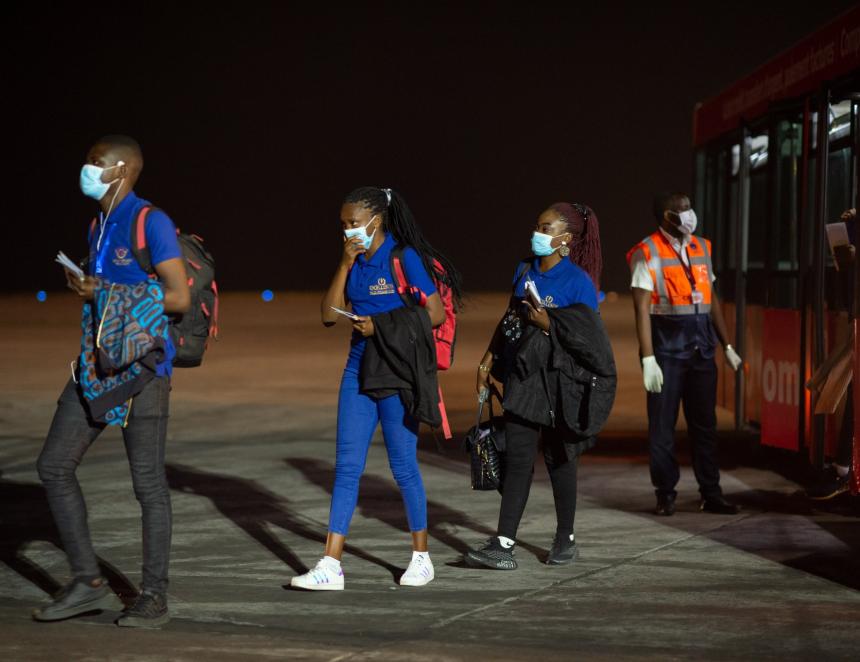 Les boursiers à l'aéroport de Ndjili. Photo Fondation Denise Nyakeru Tshisekedi 