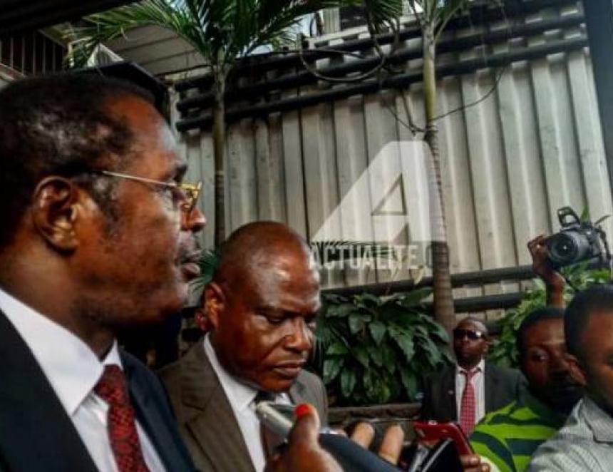 Théodore Ngoyi et Martin Fayulu au sortir du bureau de la CENI en 2018. Ph. ACTUALITE.CD.