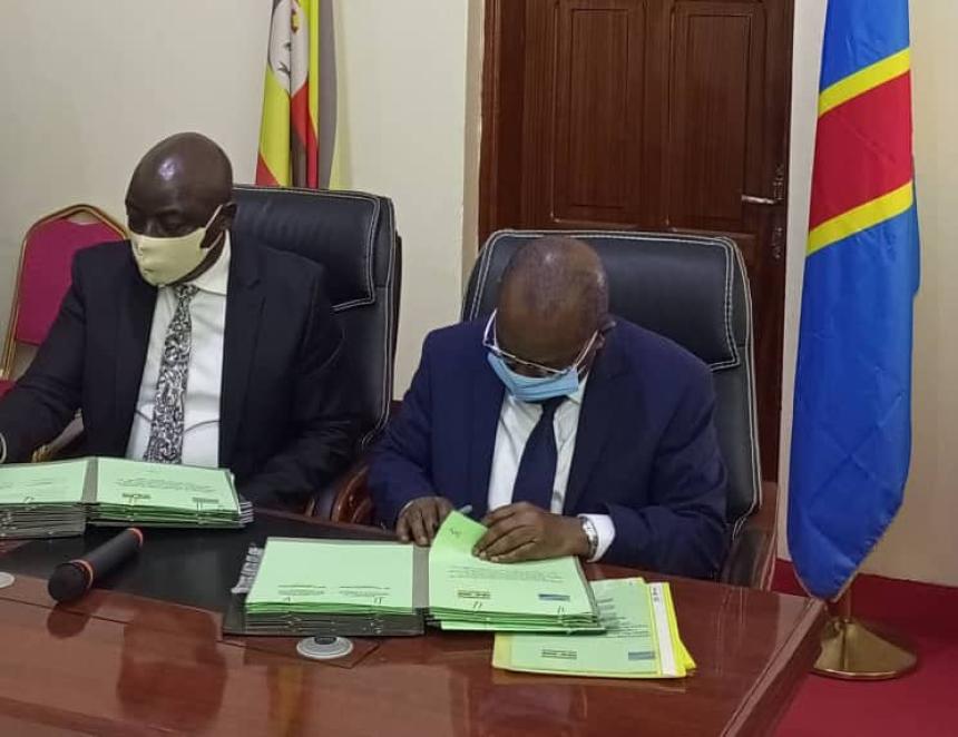 Signature d'un accord de coopération militaire RDC-Ouganda