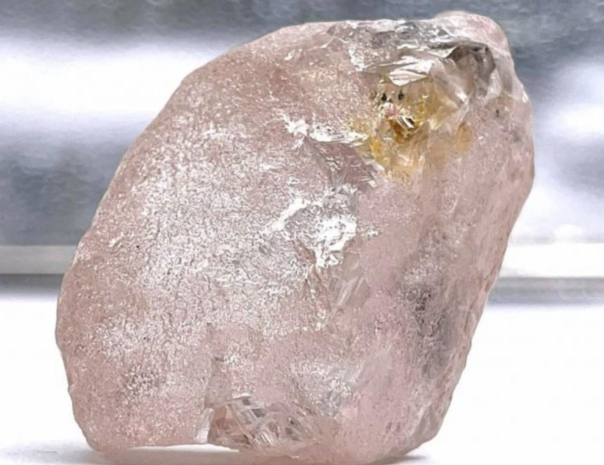 "La Rose de Lulo", un diamant de 170 carats découvert en Angola. Photo Handout / LUCAPA DIAMOND COMPANY LIMITED / AFP