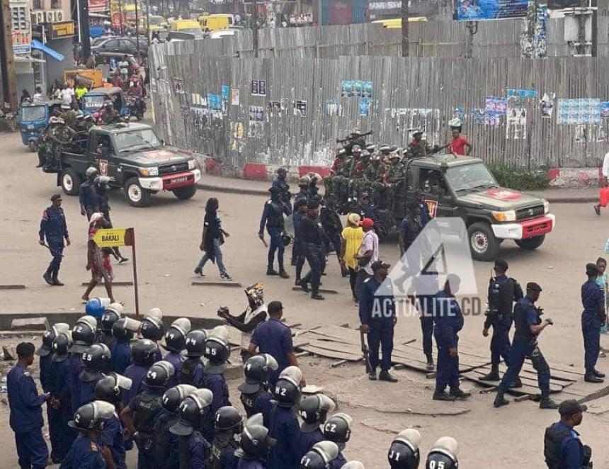 Militaires et policiers déployés pour réprimer la marche de l'opposition à Kinshasa