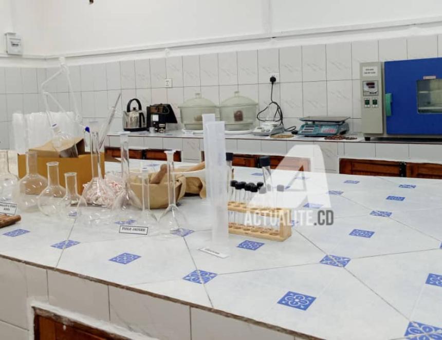 Laboratoire de ONAPAC à Kisangani