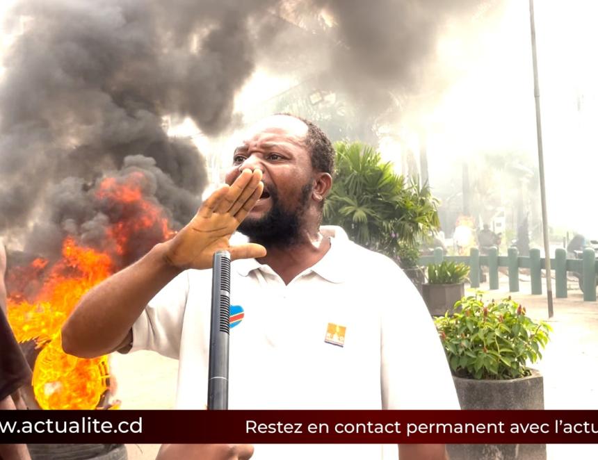Manifestation devant l'ambassade des USA à Kinshasa