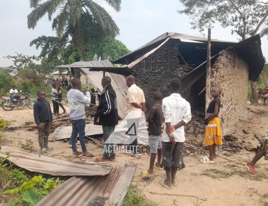 Une maison incendiée dans la localité de Ngite (Beni) au cours d'une attaque attribuée aux ADF