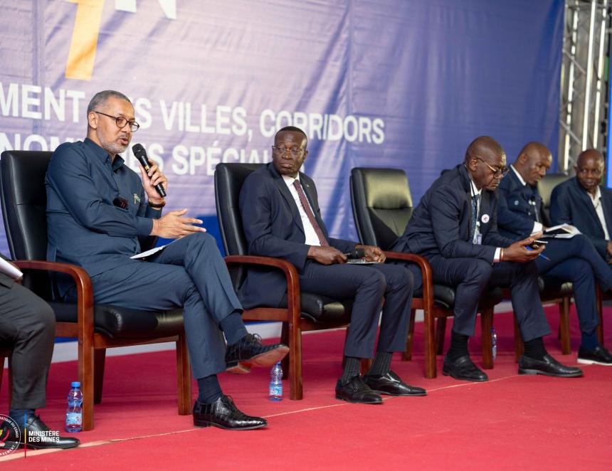 Kizito Pakabomba participant à un panel 