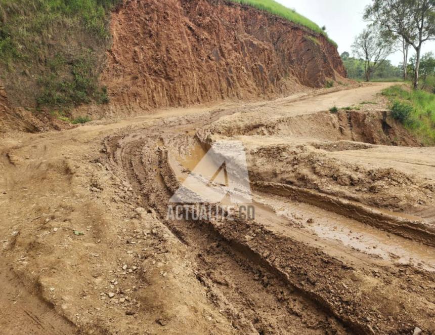La RN5 sur le point d'être coupée au village Ake à Fizi