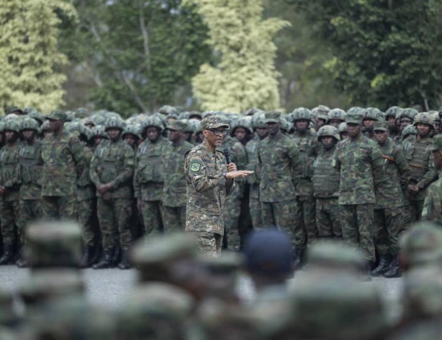 Kagame et les officiers de RDF