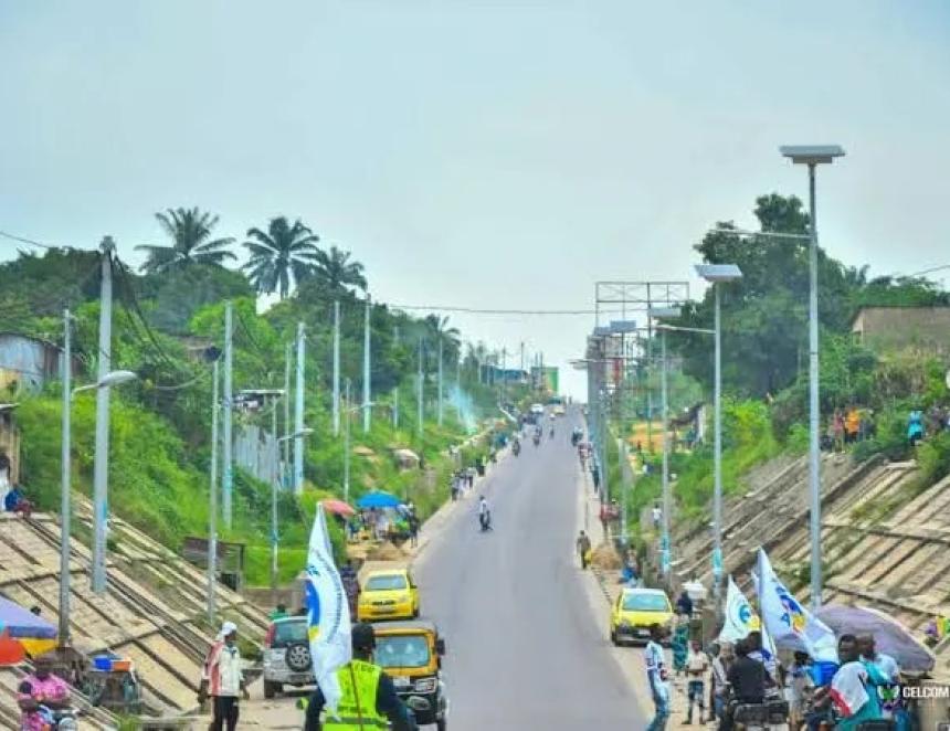 La route Elengesa entre les communes de Makala et Selembao 